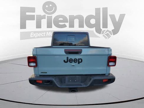 Used 2023 Jeep Gladiator Sport image 4