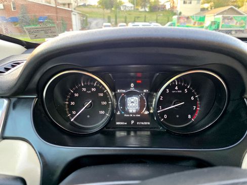 Used 2017 Land Rover Discovery Sport HSE Luxury image 23