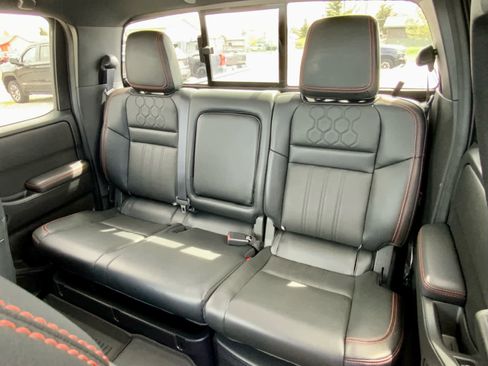 Used 2023 Nissan Frontier PRO-4X w/ Pro-4X Premium Package AWD/4WD image 23