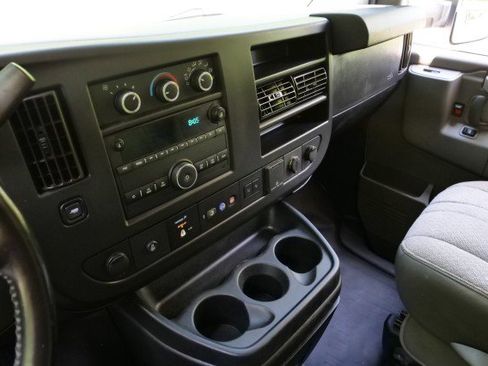 Used 2021 Chevrolet Express 4500 Extended w/ Power Convenience Package RWD image 11