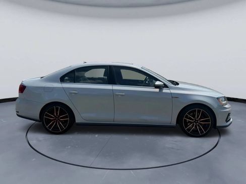 Used 2017 Volkswagen Jetta GLI FWD image 7