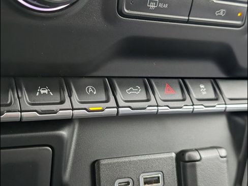 Used 2023 Chevrolet Silverado 1500 Custom image 16