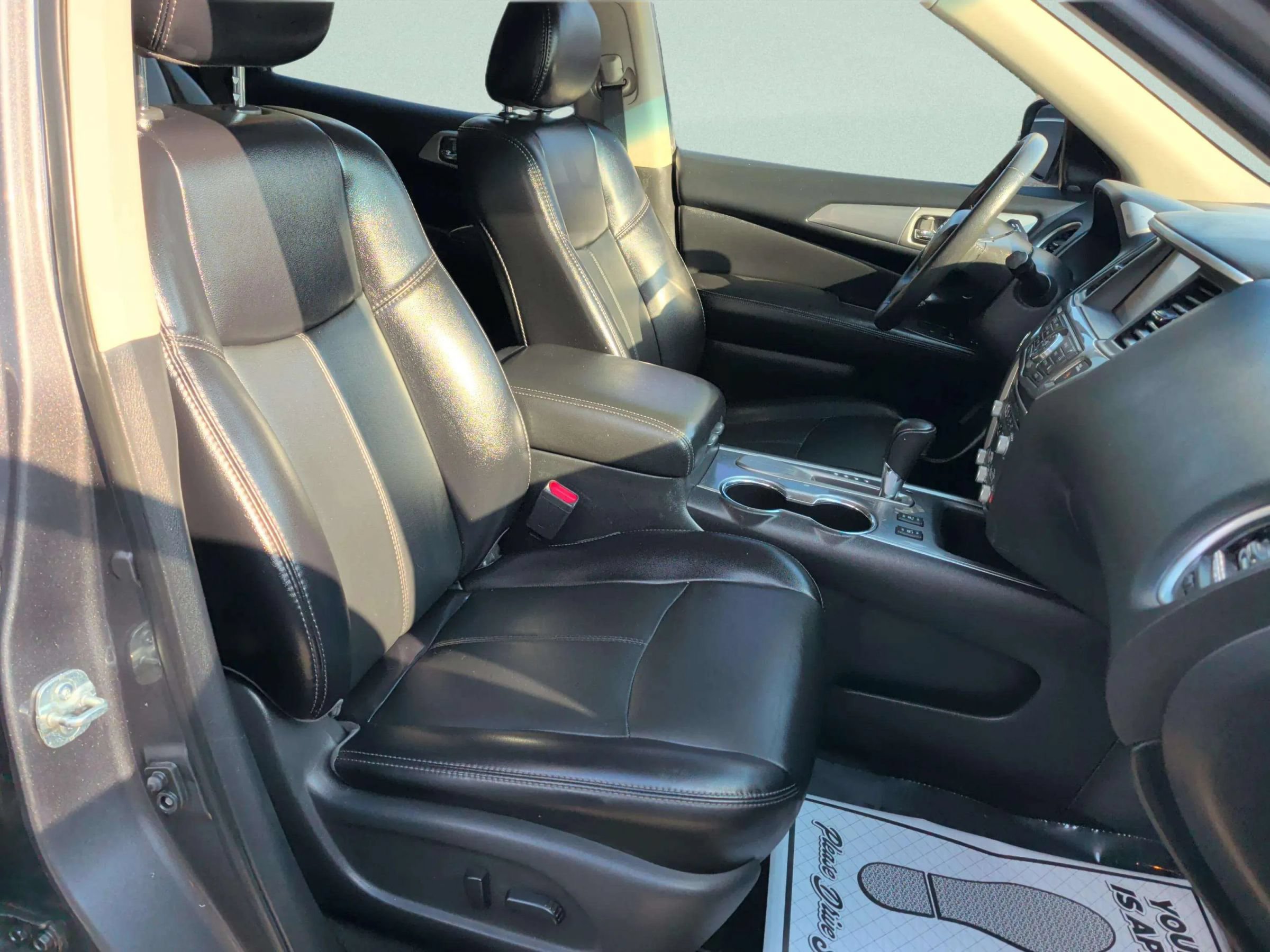 Used 2020 Nissan Pathfinder SL FWD image 30