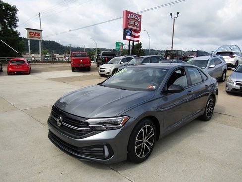 Used 2024 Volkswagen Jetta Sport FWD image 1