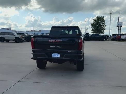 New 2026 GMC Sierra 2500 Denali w/ Denali Reserve Package AWD/4WD image 8