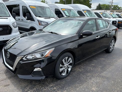 Used 2020 Nissan Altima 2.5 S FWD image 3