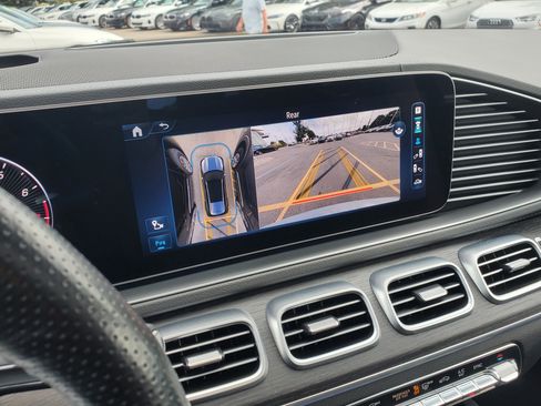 Used 2024 Mercedes-Benz GLS 580 4MATIC image 19