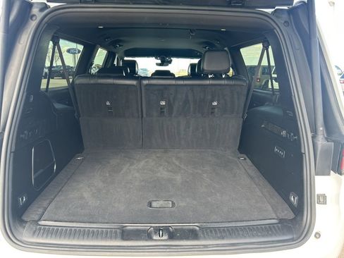 Used 2024 Jeep Wagoneer L Series III w/ Flexible Seating Group AWD/4WD image 5