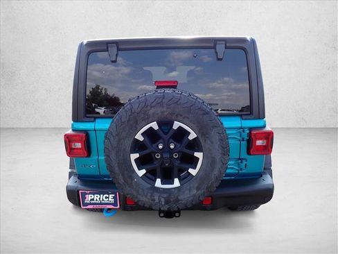 Used 2024 Jeep Wrangler Unlimited Rubicon 4xe w/ Capability Package AWD/4WD image 3