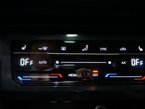 Certified 2023 Volkswagen Tiguan SE image 19