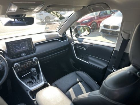 Used 2020 Toyota RAV4 XLE image 15