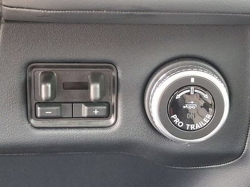 Certified 2025 Lincoln Navigator Reserve AWD/4WD image 25