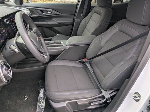 New 2026 Chevrolet Equinox EV LT image 11