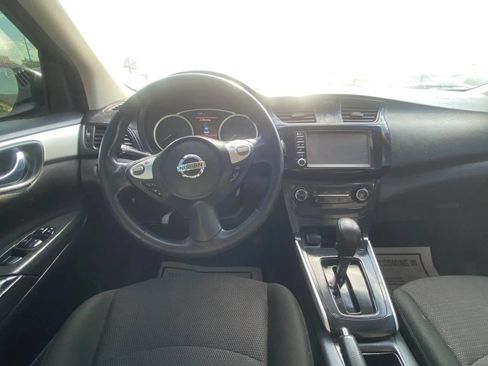 Used 2019 Nissan Sentra S FWD image 5