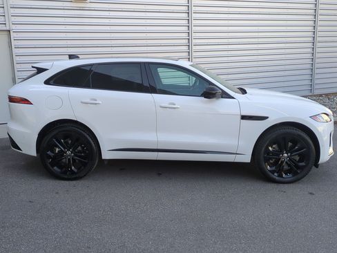 Used 2026 Jaguar F-PACE R-Dynamic S image 5