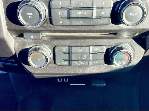 Used 2018 Ford F150 XLT image 16