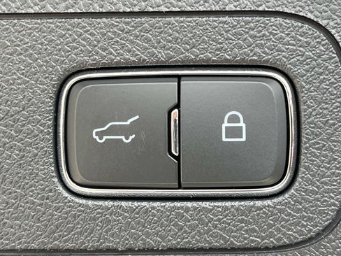 Used 2025 Lincoln Aviator Reserve w/ Equipment Group 201A AWD/4WD image 12