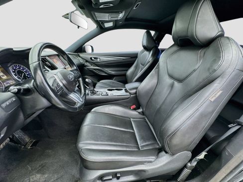 Used 2017 INFINITI Q60 2.0t w/ Moonroof Package RWD image 13