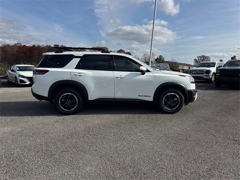 New 2025 Nissan Pathfinder Rock Creek image 3