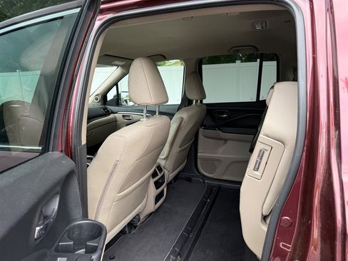 Used 2017 Honda Ridgeline RTL-T image 12