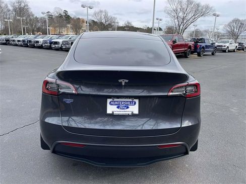 Used 2025 Tesla Model Y Long Range image 5