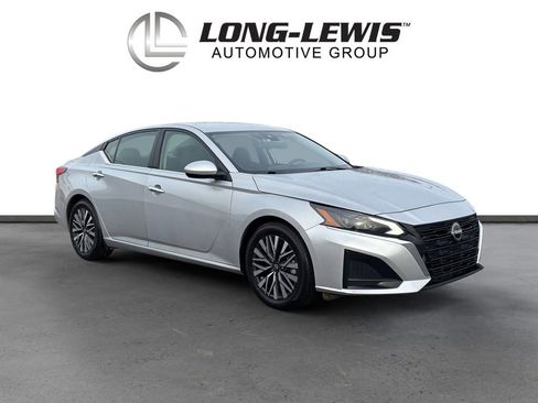 Used 2023 Nissan Altima 2.5 SV image 10