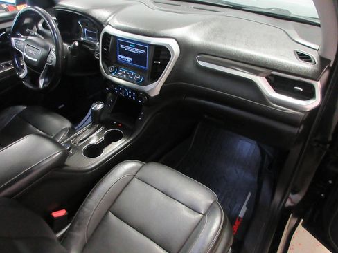 Used 2019 GMC Acadia SLT w/ LPO, Floor Liner Package AWD/4WD image 14