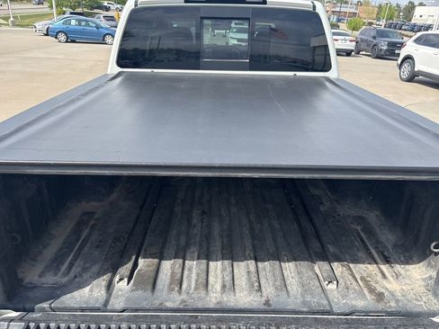 Used 2018 Nissan Titan SL w/ Chrome Package image 42