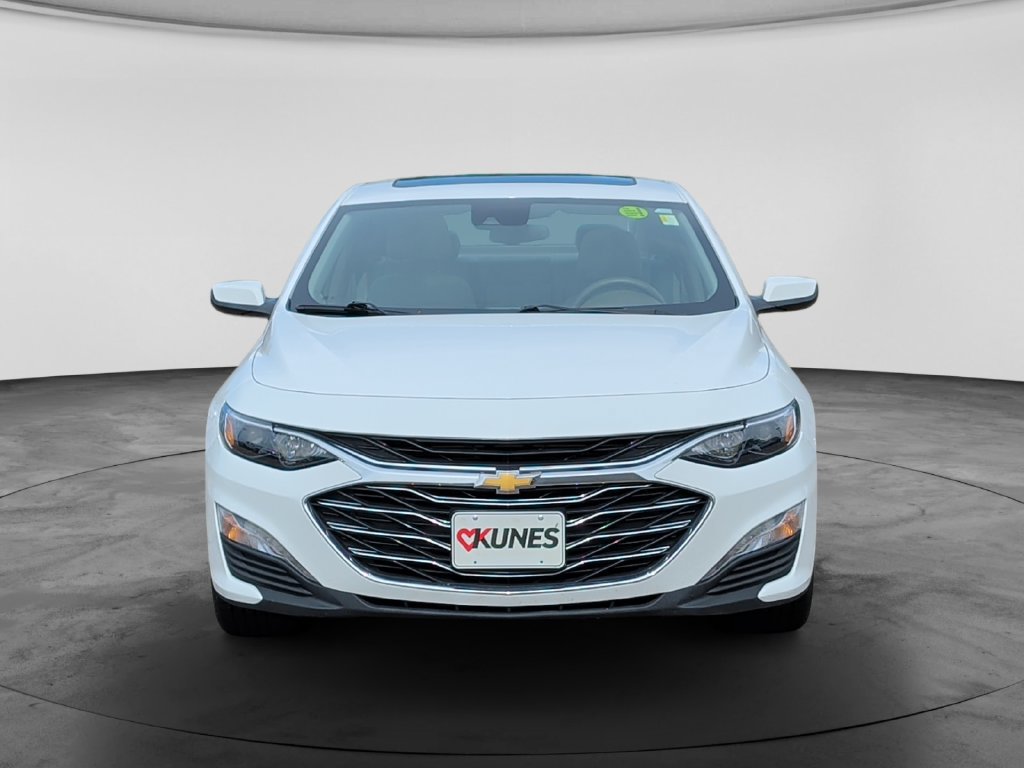 Used 2024 Chevrolet Malibu LT FWD image 2