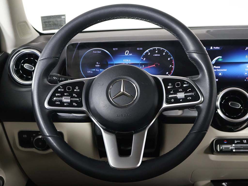 Used 2022 Mercedes-Benz GLB 250 4MATIC image 34