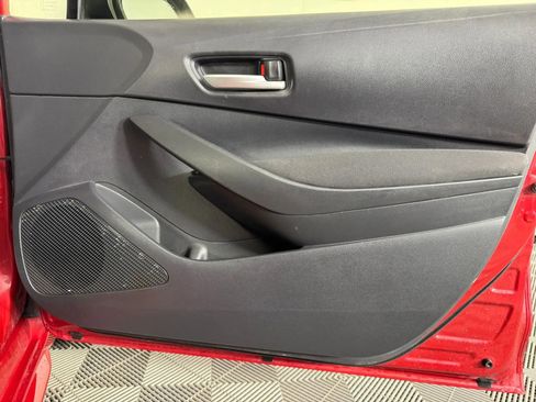 Used 2020 Toyota Corolla LE FWD image 35