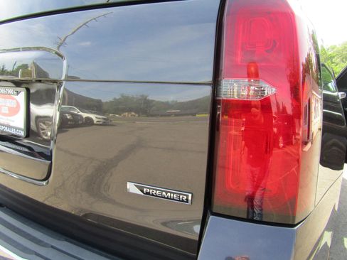 Used 2017 Chevrolet Tahoe Premier AWD/4WD image 10