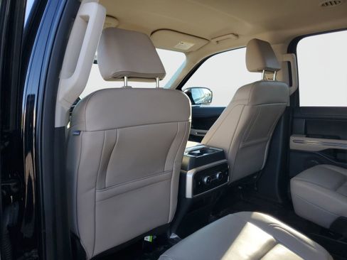 Used 2022 Ford Expedition XLT image 14