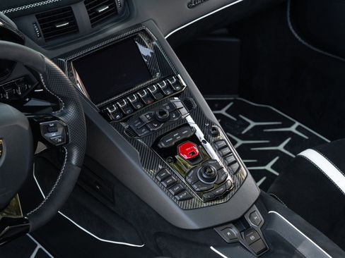 Used 2020 Lamborghini Aventador SVJ AWD/4WD image 64
