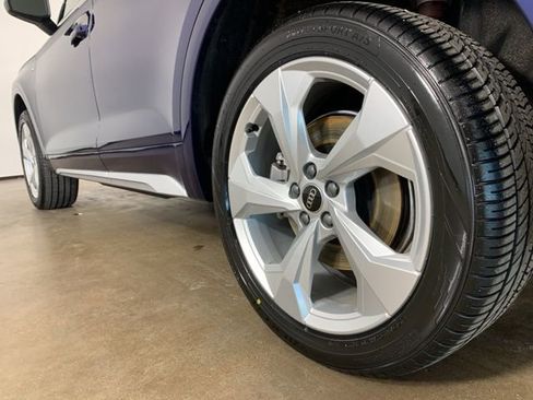 Used 2023 Audi Q5 2.0T Prestige w/ Prestige Package image 15