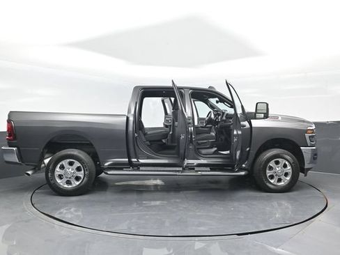 Used 2025 RAM 2500 Big Horn AWD/4WD image 24