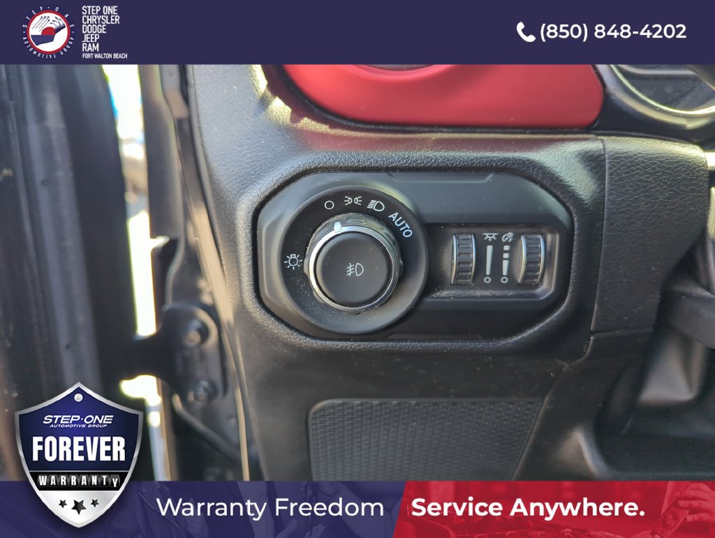 Used 2022 Jeep Wrangler Rubicon AWD/4WD image 15