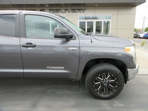Used 2017 Toyota Tundra SR5 AWD/4WD image 14