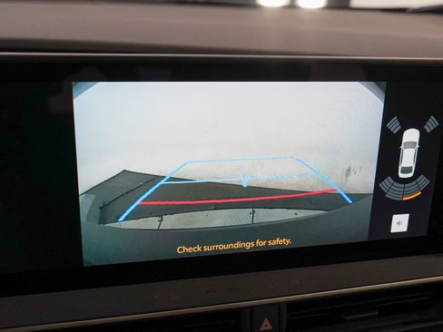 Used 2024 Toyota Prius XLE AWD/4WD image 20