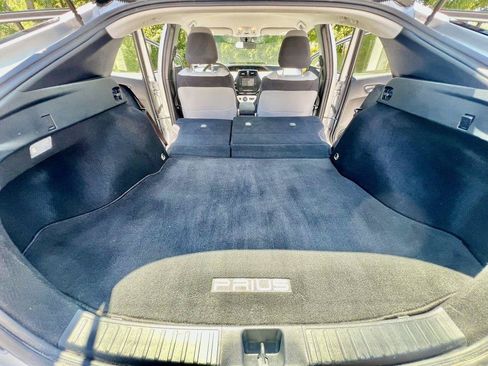 Used 2017 Toyota Prius Three w/ Carpet Mat Package FWD image 19