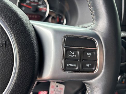 Used 2016 Jeep Wrangler Unlimited Rubicon AWD/4WD image 21