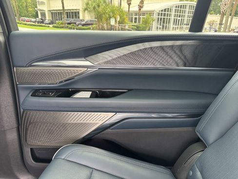 Certified 2025 Cadillac Escalade IQ Luxury 2 w/ LPO, Premium Carpet Package AWD/4WD image 14