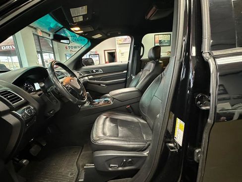 Used 2016 Ford Explorer Limited image 18