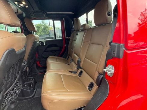 Used 2021 Jeep Gladiator Rubicon AWD/4WD image 13