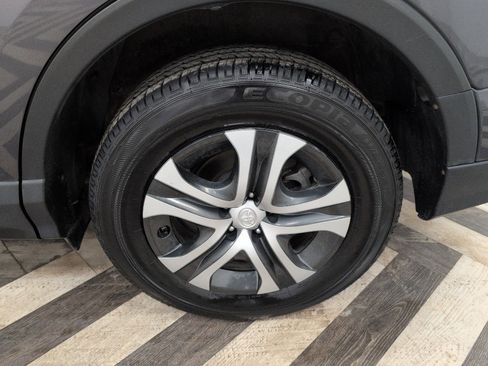 Used 2018 Toyota RAV4 LE image 19