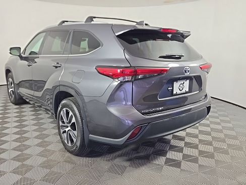 Used 2023 Toyota Highlander XLE image 15