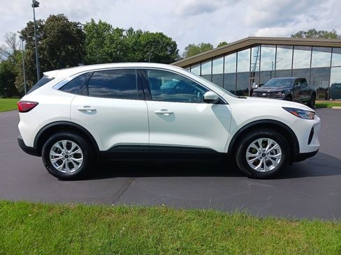 Used 2023 Ford Escape Active w/ Tech Pack #2 AWD/4WD image 4