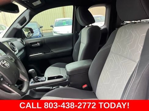 Used 2022 Toyota Tacoma TRD Sport w/ TRD Premium Sport Package AWD/4WD image 8