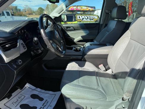 Used 2015 Chevrolet Suburban LT image 9