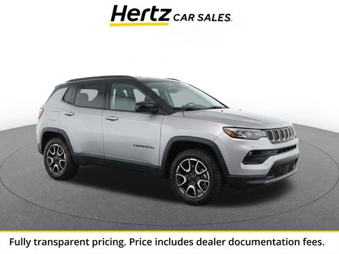 Used 2025 Jeep Compass Trailhawk AWD/4WD image 1